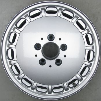 1264003002 Mercedes 126 S-Class 15 Hole Wheel 7 x 15