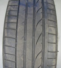 245 45 18 Bridgestone Tyre Z4693A
